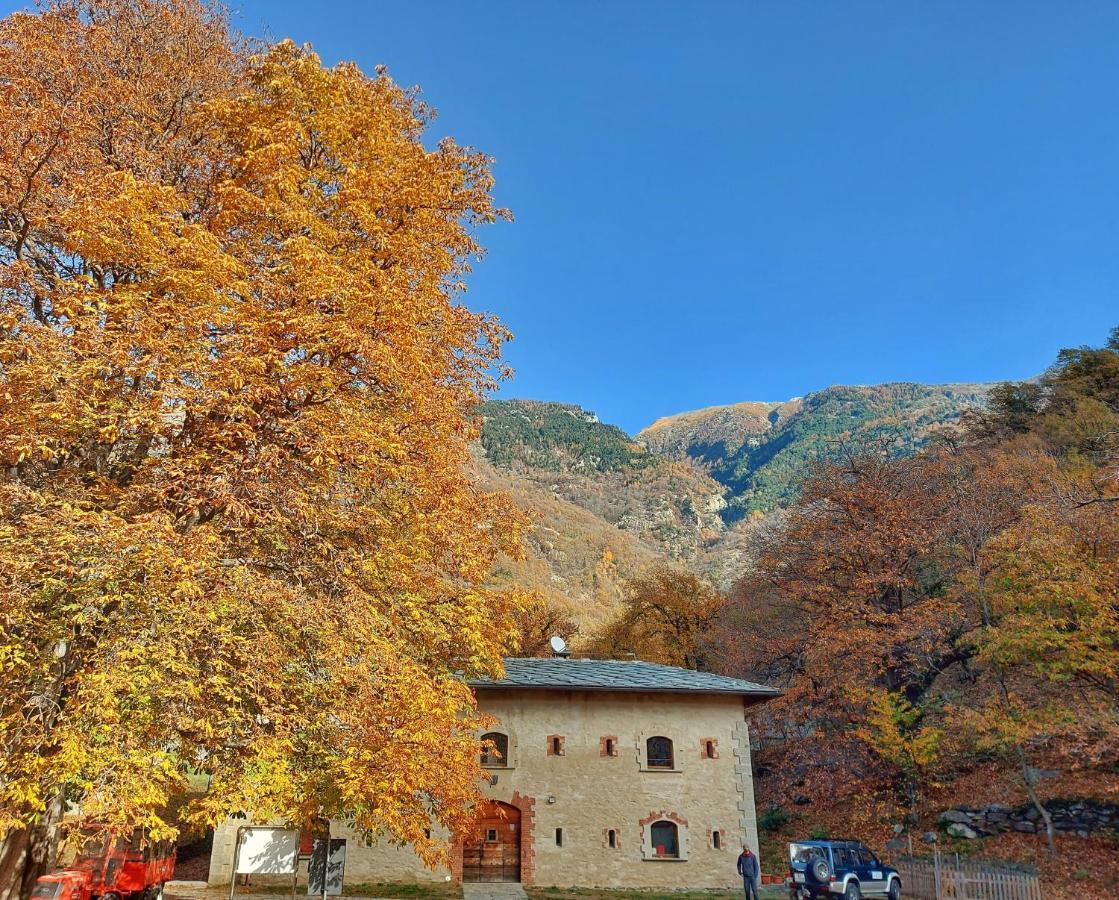 Forte Di Machaby Hostel Arnad ภายนอก รูปภาพ